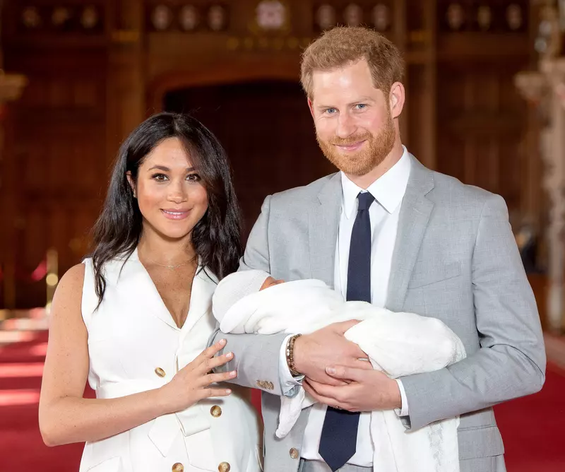 Meghan Markle și prințul Harry nu dețin custodia băiețului lor