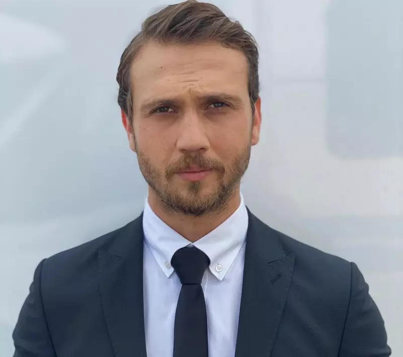 Aras Bulut İynemli („Legea familiei) s-a despărțit de iubită după șase ani