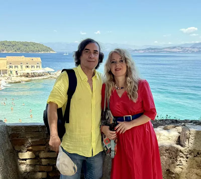 Mircea Cărtărescu și Ioana Nicolaie, soția lui (4)