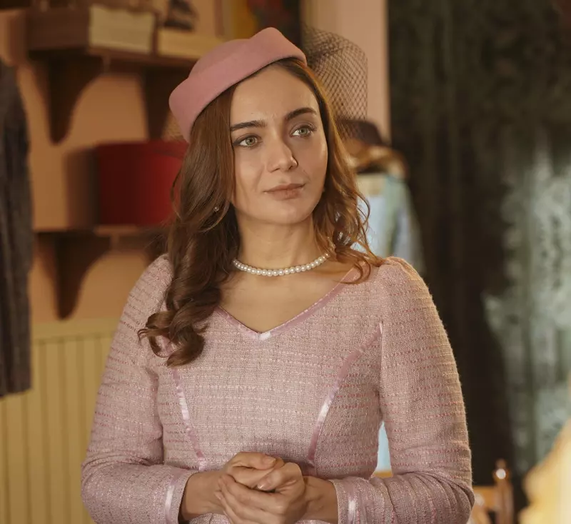 Damla Sönmez pers Dilruba – Aziz