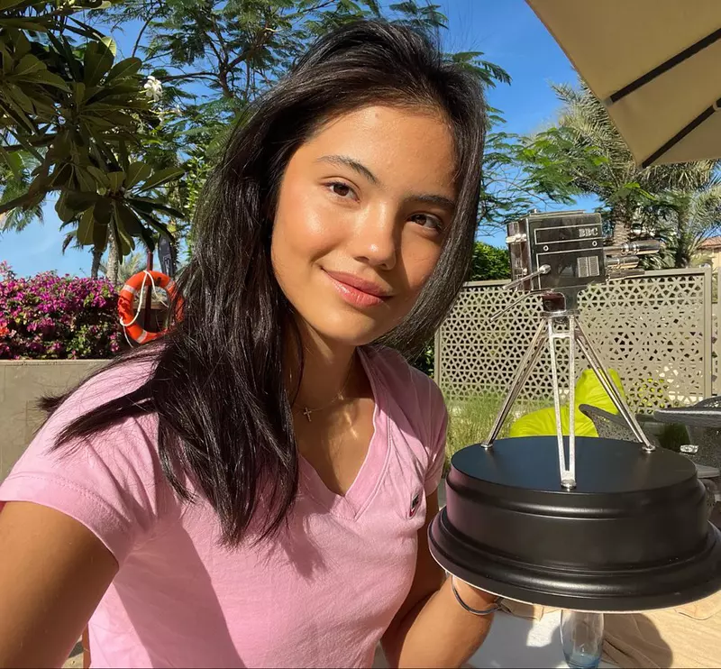 Emma-Raducanu-numita-Personalitatea-Sportiva-a-anului-2021.-De-ce-a-lipsit-de-la-decernarea-premiului-1