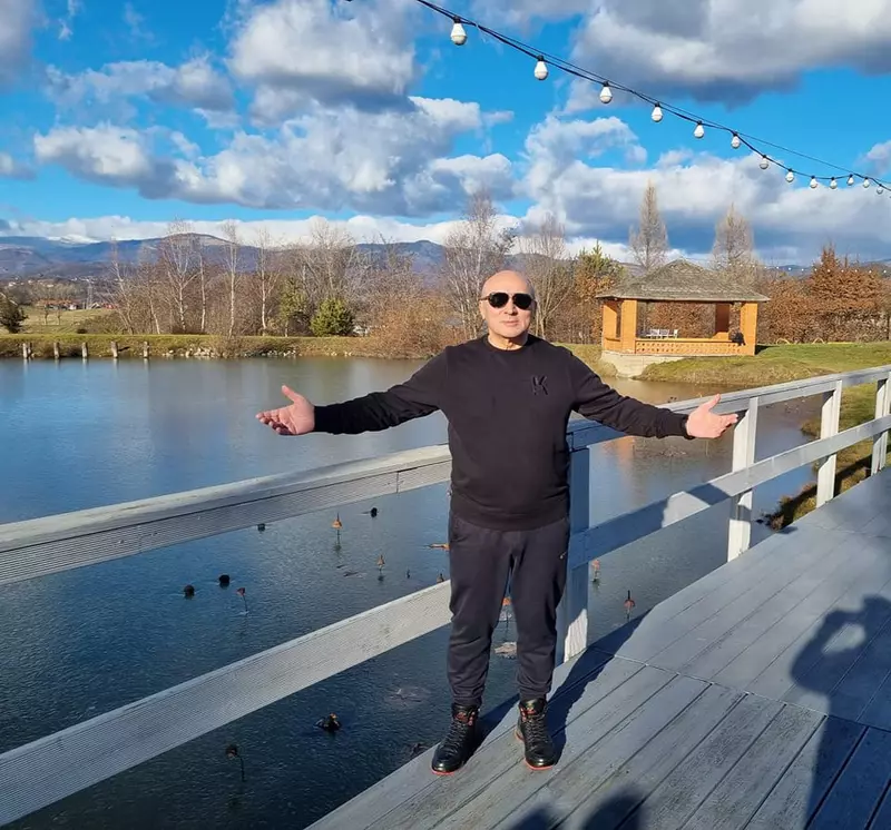 marcel-pavel-critica-femeile-care-isi-fac-operatii-estetice-exagerate-1