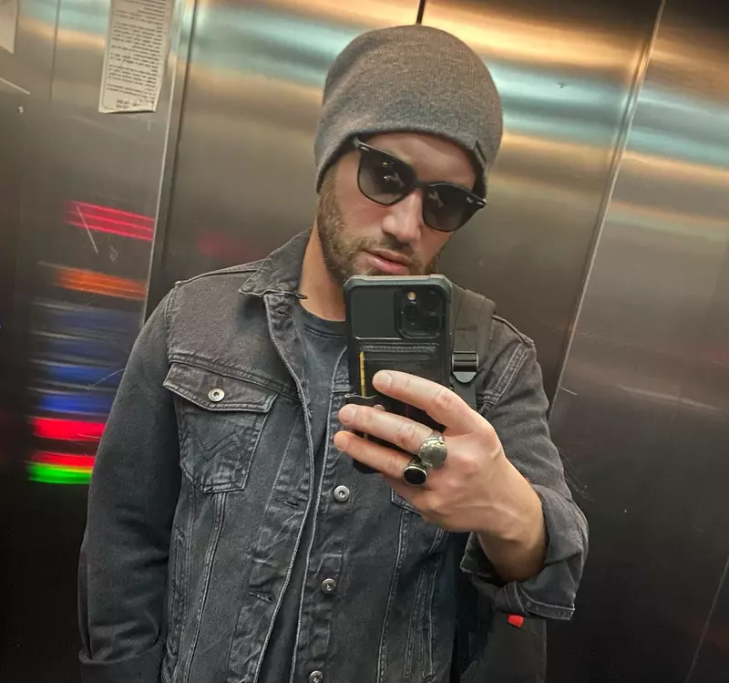mihai bendeac in lift