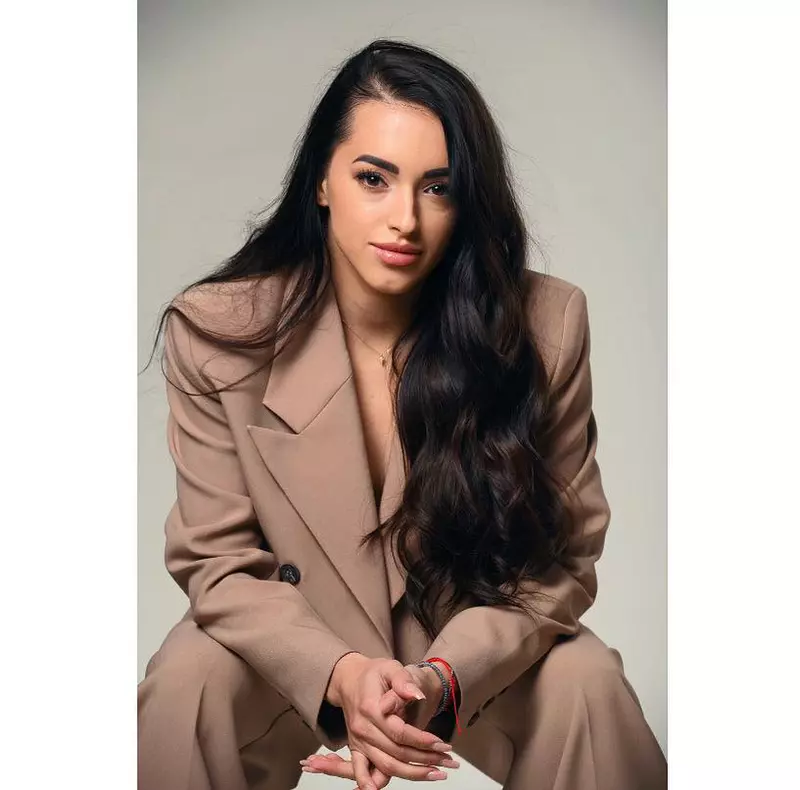larisa-iordache-nu-are-iubit-2