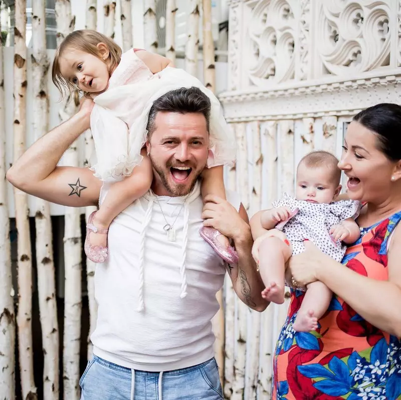 Gabriela Cristea, Tavi Clonda și fiicele lor