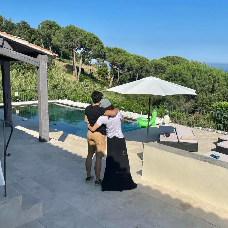 Fiul-Mihaelei-Radulescu-a-absolvit-liceul-2