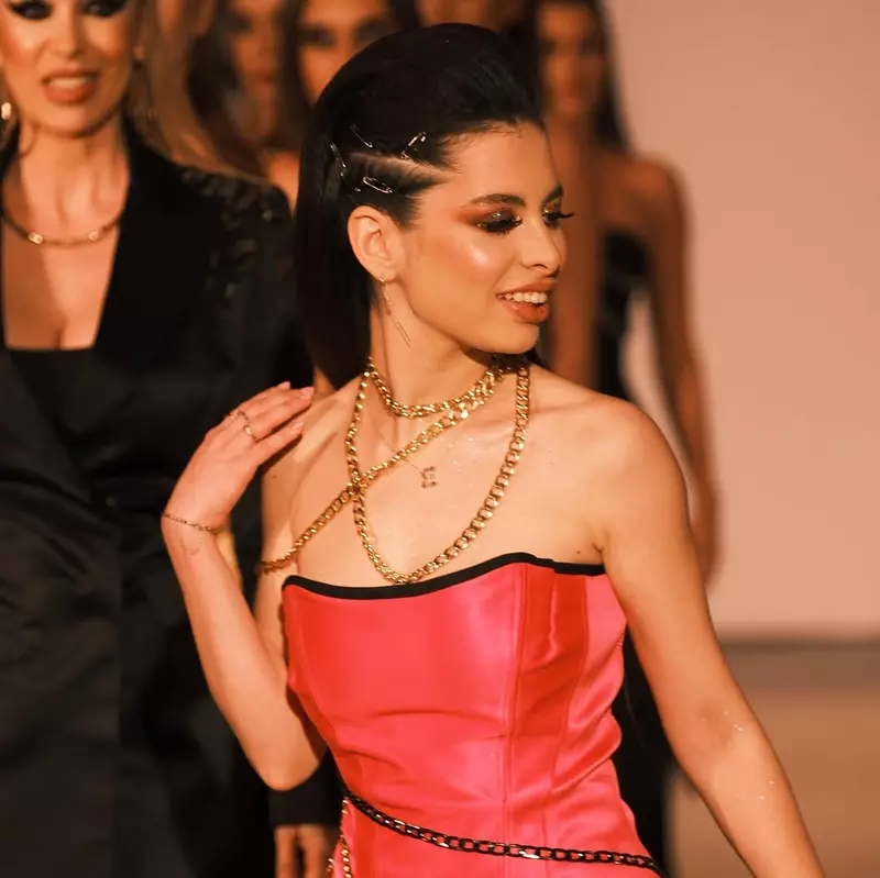 Loredana Groza, imagini cu fiica ei pe podium  (2)