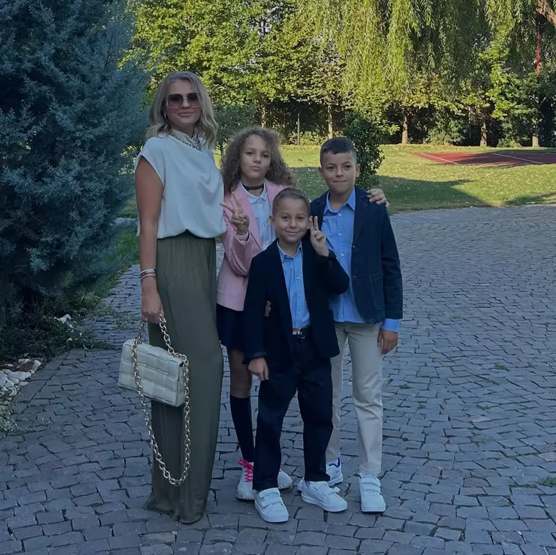 mirela-vaida-prima-zi-de-scoala (1)