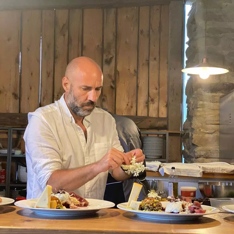 Cine-este-Chef-Radu-Dumitrescu-noul-jurat-„MasterChef-3