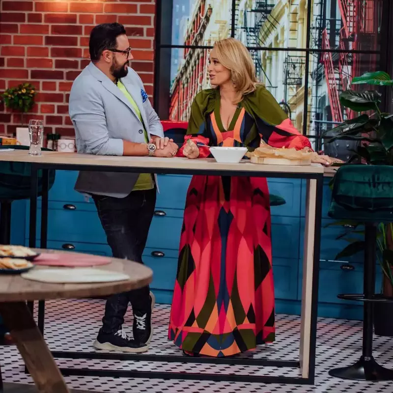 Andreea Esca, în lacrimi la TV. Ce surpriză i s-a făcut chiar de ziua ei. „Îi datorez foarte multe lucruri”