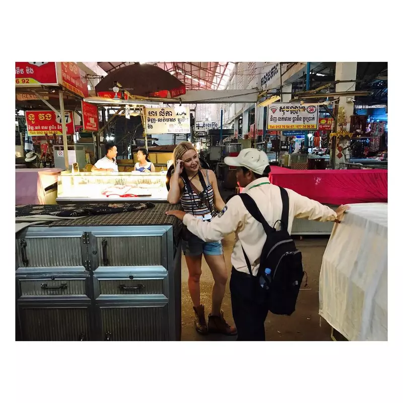 Kate Hudson explorează Cambodgia alături de noul ei iubit (1)