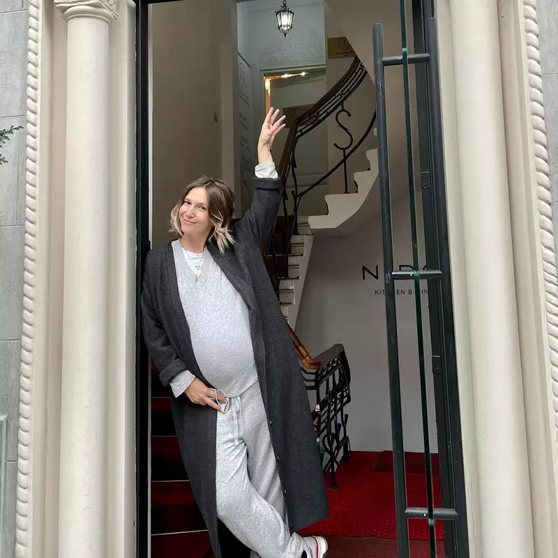 Ce a descoperit Adela Popescu, însărcinată în 8 luni, la ultima ecografie (2)