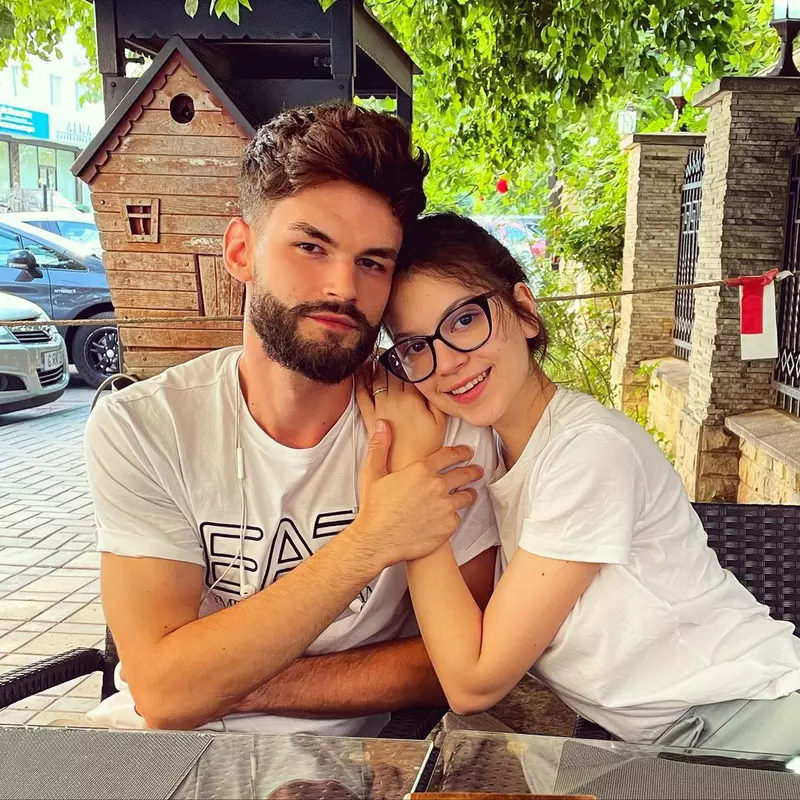 Cleopatra-Stratan-le-a-spus-fanilor-ce-nume-are-acum-dupa-nunta-cu-Edward-Sanda-8