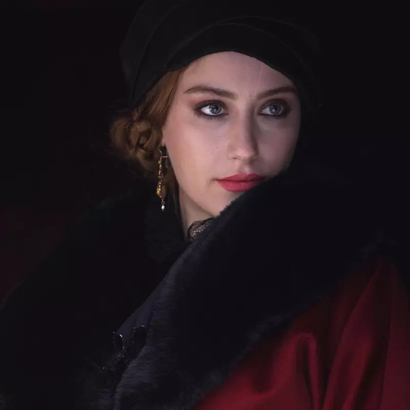 Hazal-Kaya-nu-duce-lipsa-de-proiecte-spectaculoase.-In-ce-mai-urmeaza-sa-joace-actrita-din-Povestea-noastra-6