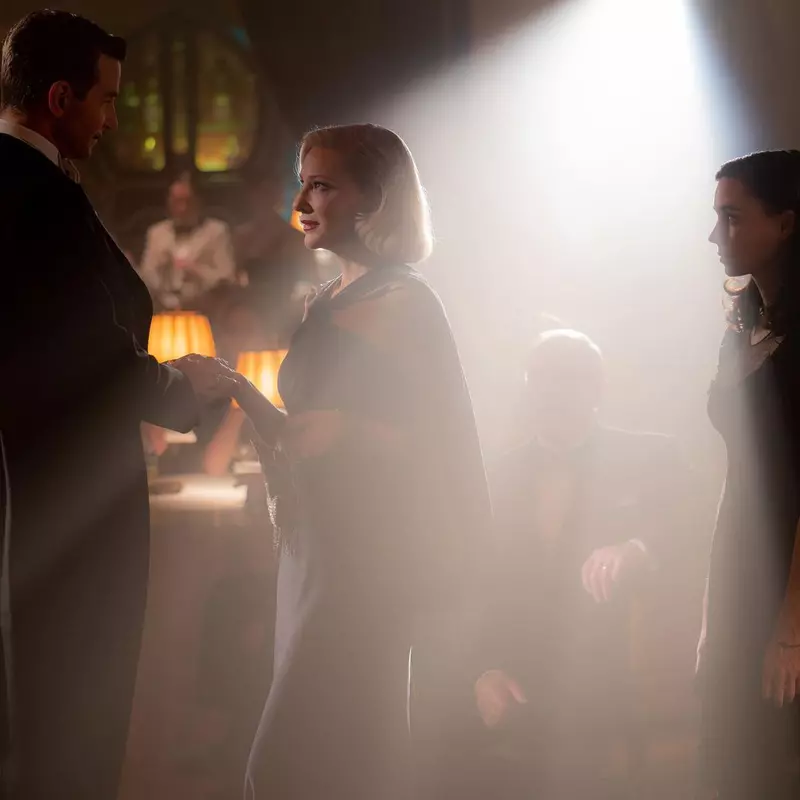 A-aparut-trailerul-la-„Nightmare-Alley-un-film-noir-semnat-de-Guillermo-del-Toro-2