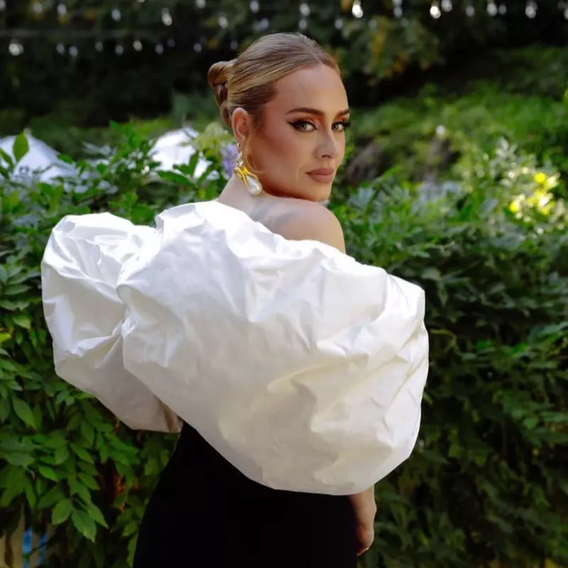 Adele a lansat o nouă piesă, după 6 ani de pauză. Ascultă Easy on Me (5)