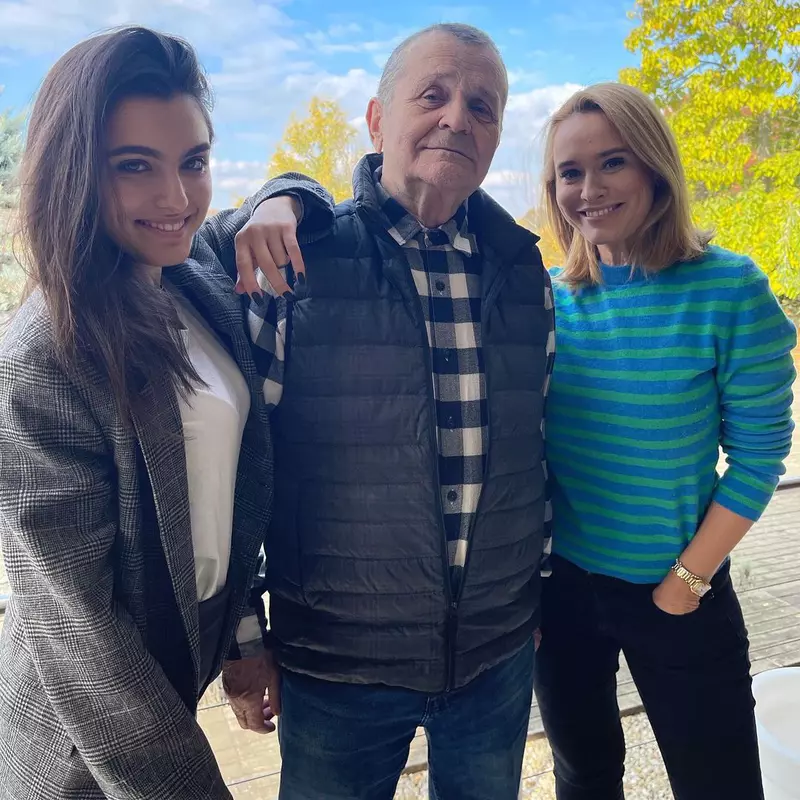 A-fost-sarbatoare-in-familia-Esca.-„E-ziua-celui-mai-tanar-dintre-noi.-Imaginile-postate-de-Andreea-Esca-1