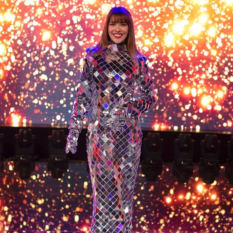 Biran-Damla-Yilmaz-Oglinda-Masked-Singer-Turcia-4