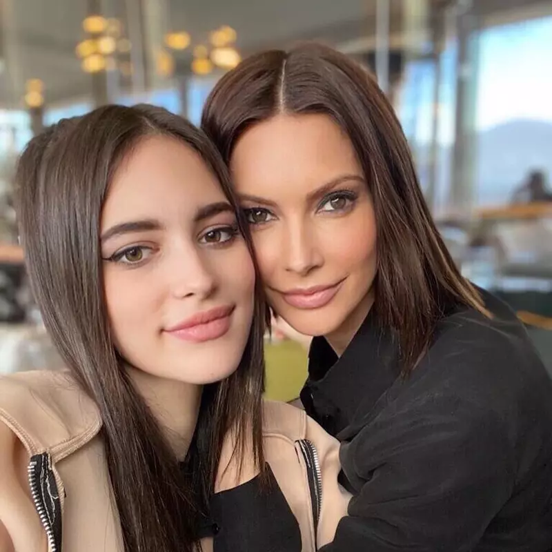 Eva-Zaharescu-fiica-Andreei-Berecleanu-despre-viata-in-Londra-2