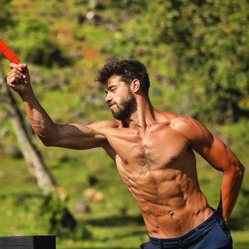 cine-este-stefan-floroaica-protagonistul-serialului-„lia-de-la-antena-1.-a-fost-concurent-„exatlon-1