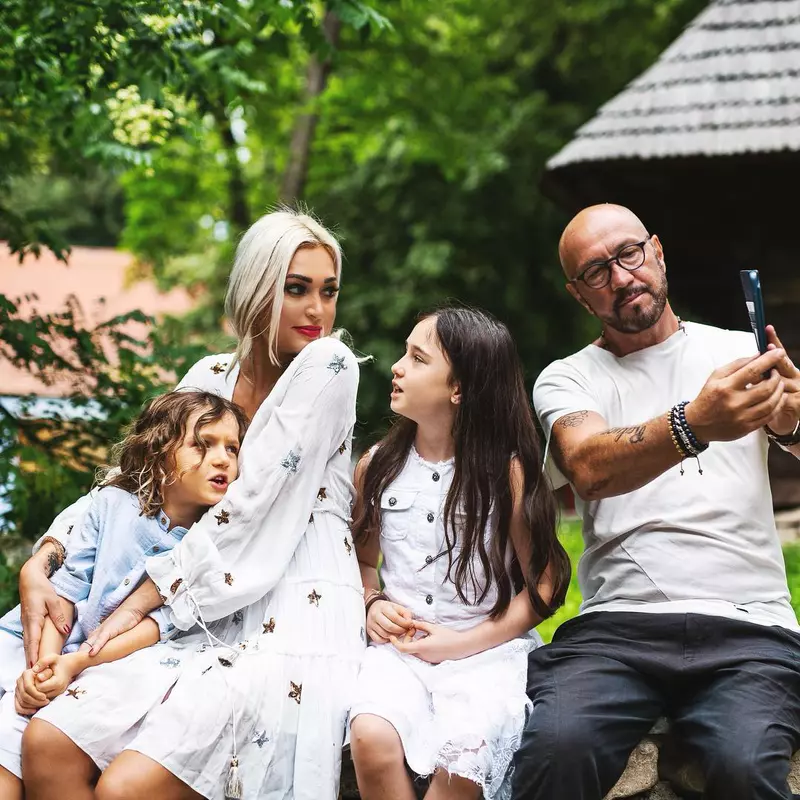 Raluca, Walter și copiii lor