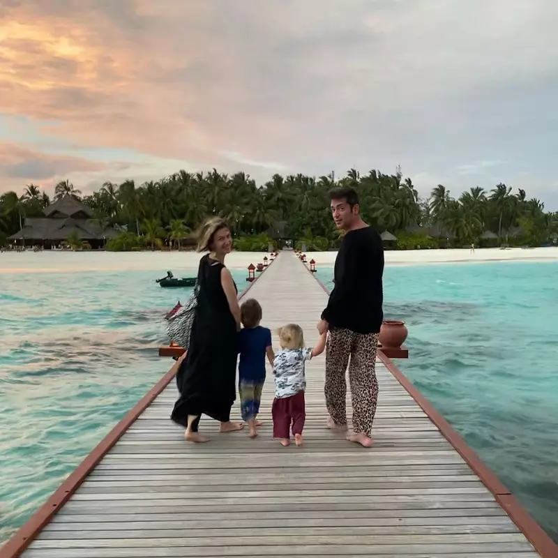 Adela Popescu, Radu Vâlcan și fiii lor