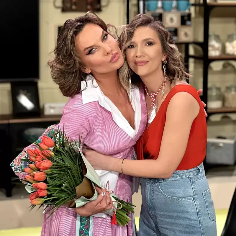 Anna Lesko Adela Popescu Vorbește Lumea