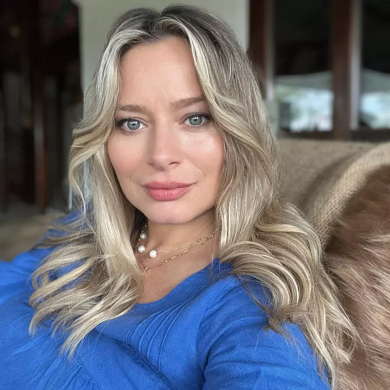 laura cosoi insta (2)