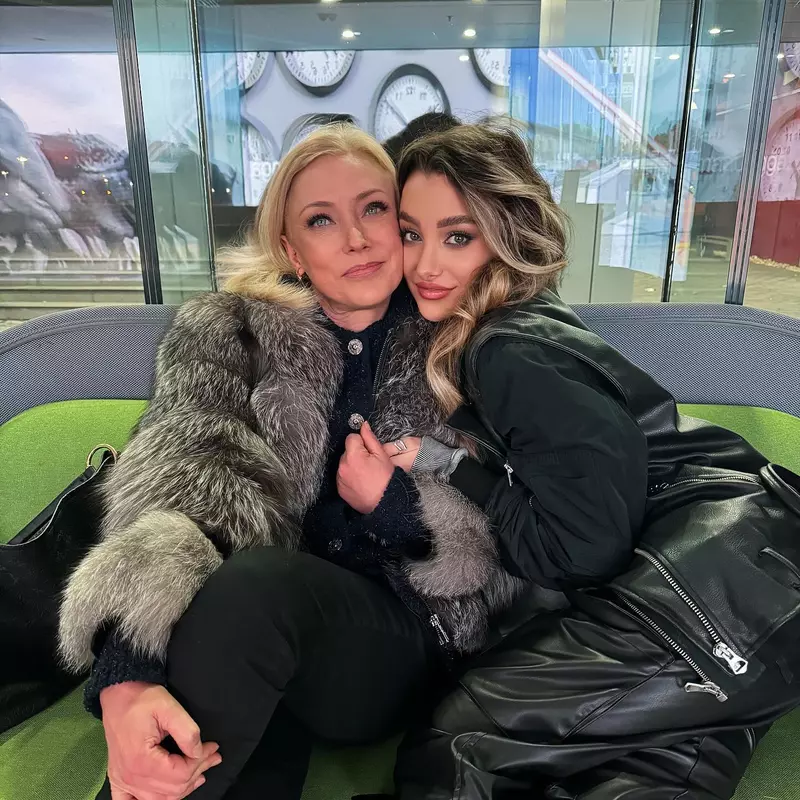 Daria Crișan și mama ei, Lucia Bubulac (1)