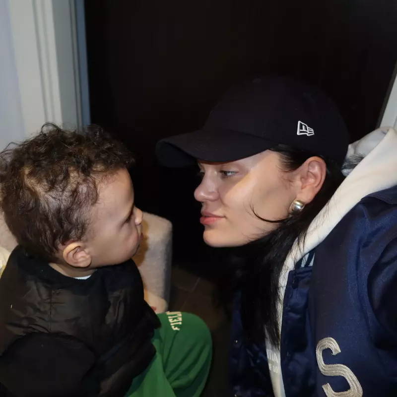 Jessie J și fiul ei, Sky (2)