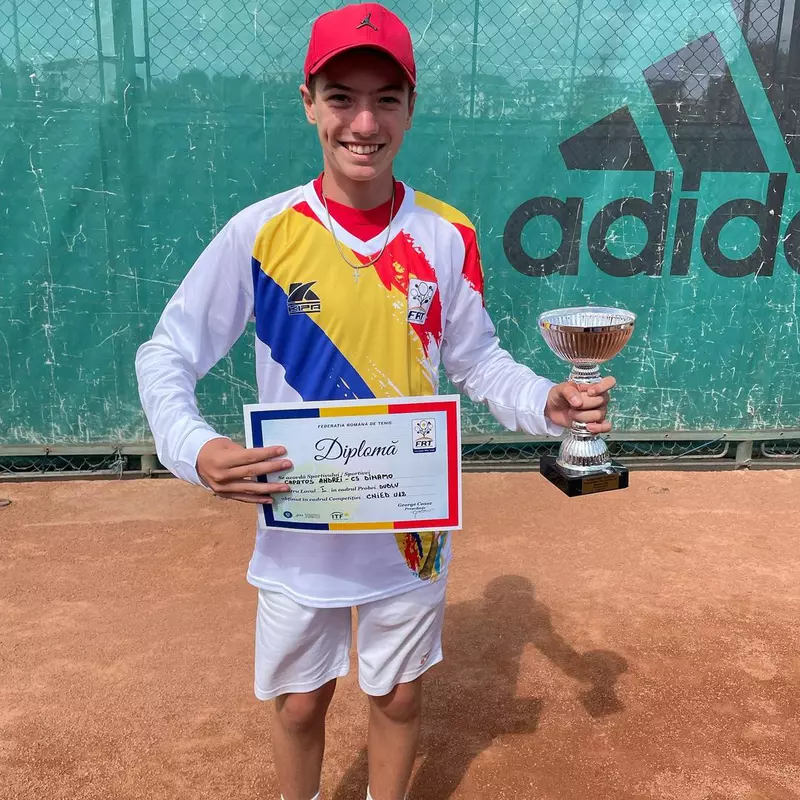 Cum arată acum fiul lui Dan Capatos. Andrei se laudă cu premii importante în tenis, la doar 12 ani