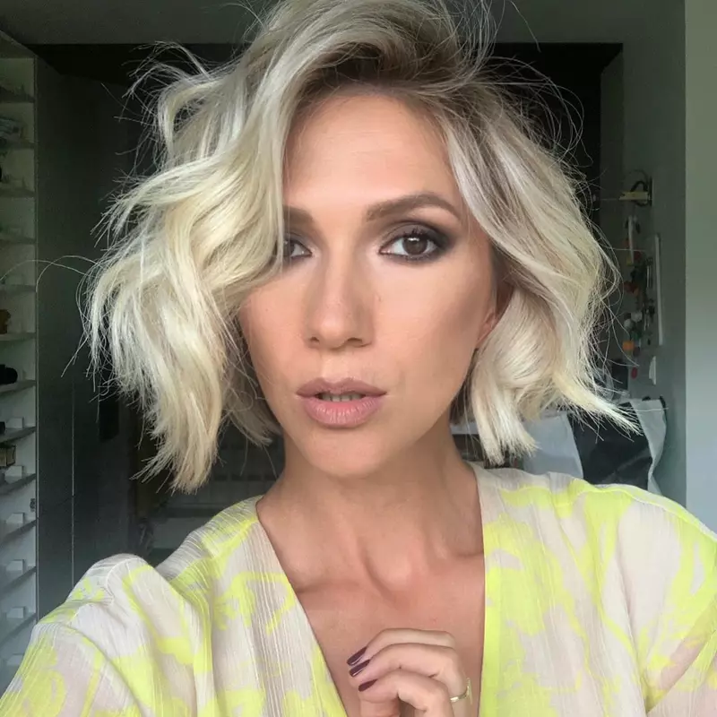 Adela Popescu