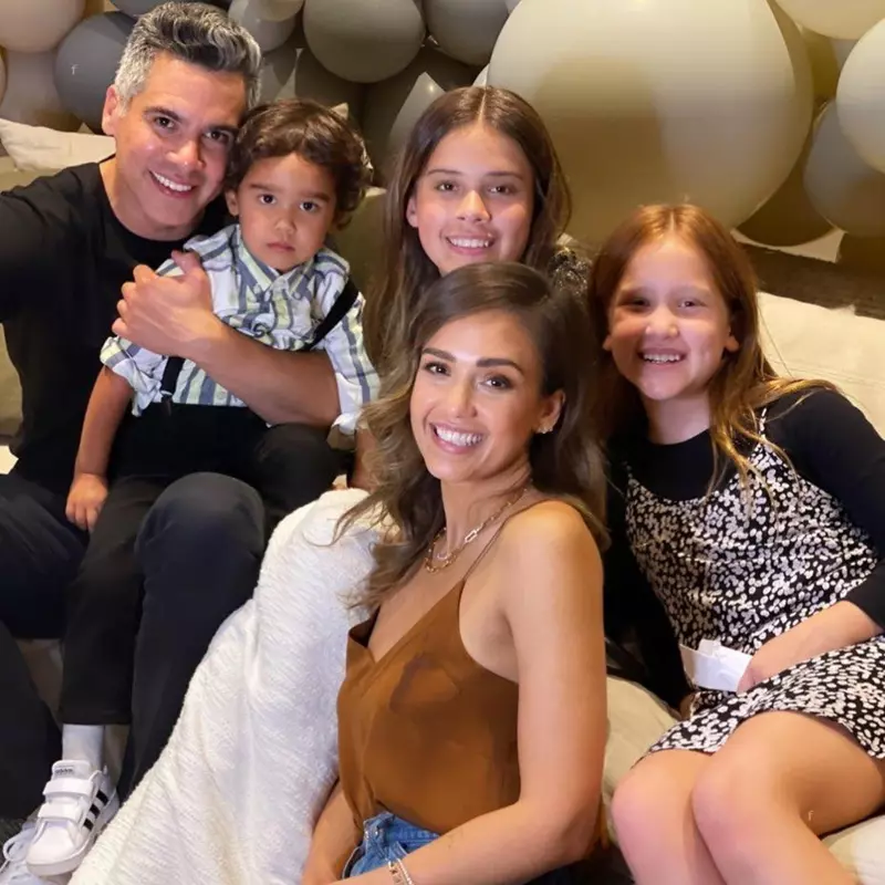 Cum au reacționat copiii Jessicăi Alba la clipul viral de pe Tik Tok în care dansează cu Zac Efron