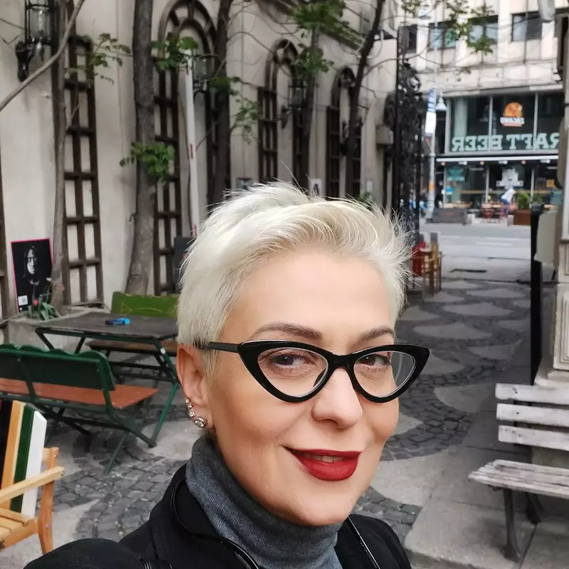 Monica-Anghel-despre-cum-se-mentine-in-forma-la-51-de-ani-4