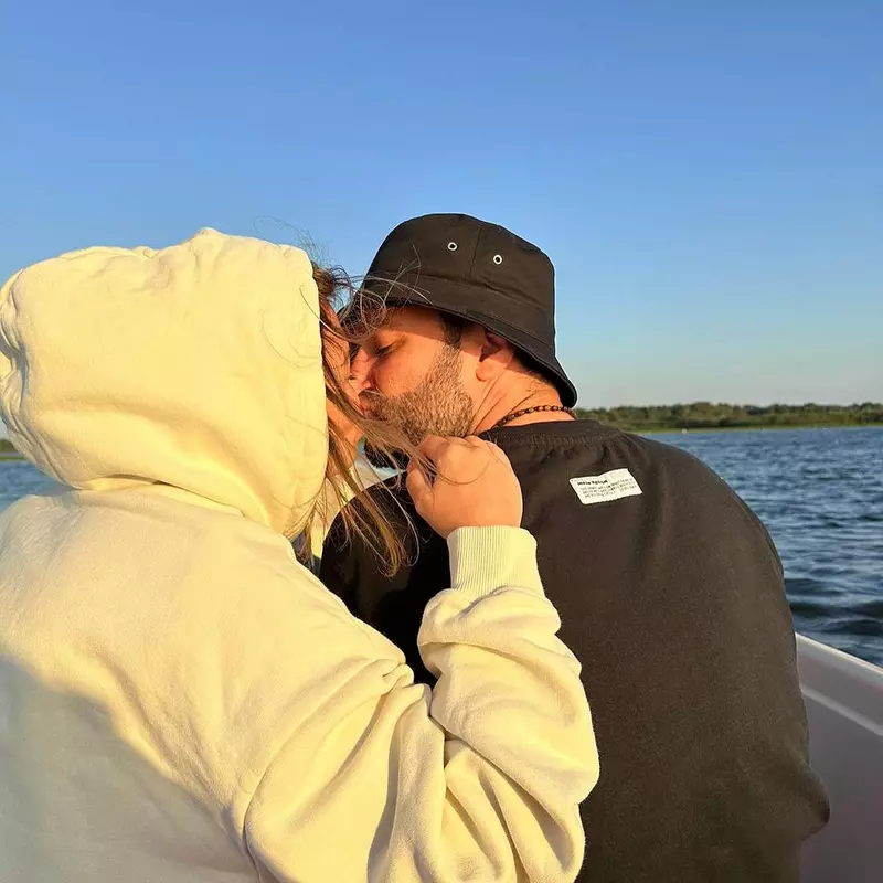 Smiley si Gina Pistol