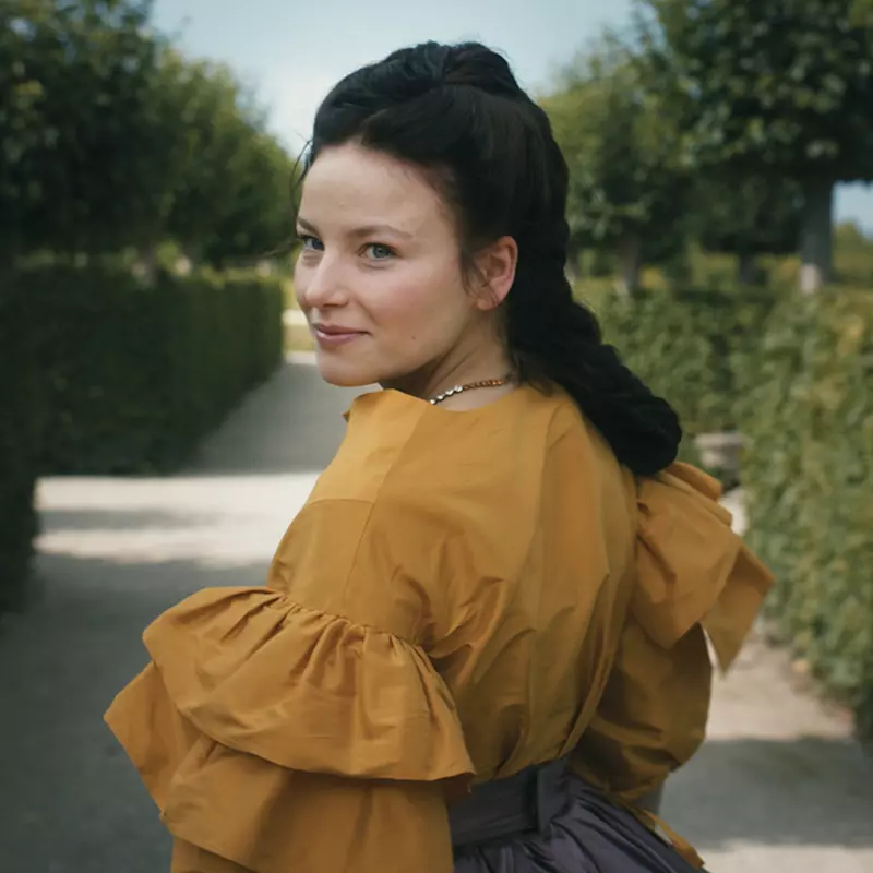 Imparateasa sezonul 2 Netflix (1)