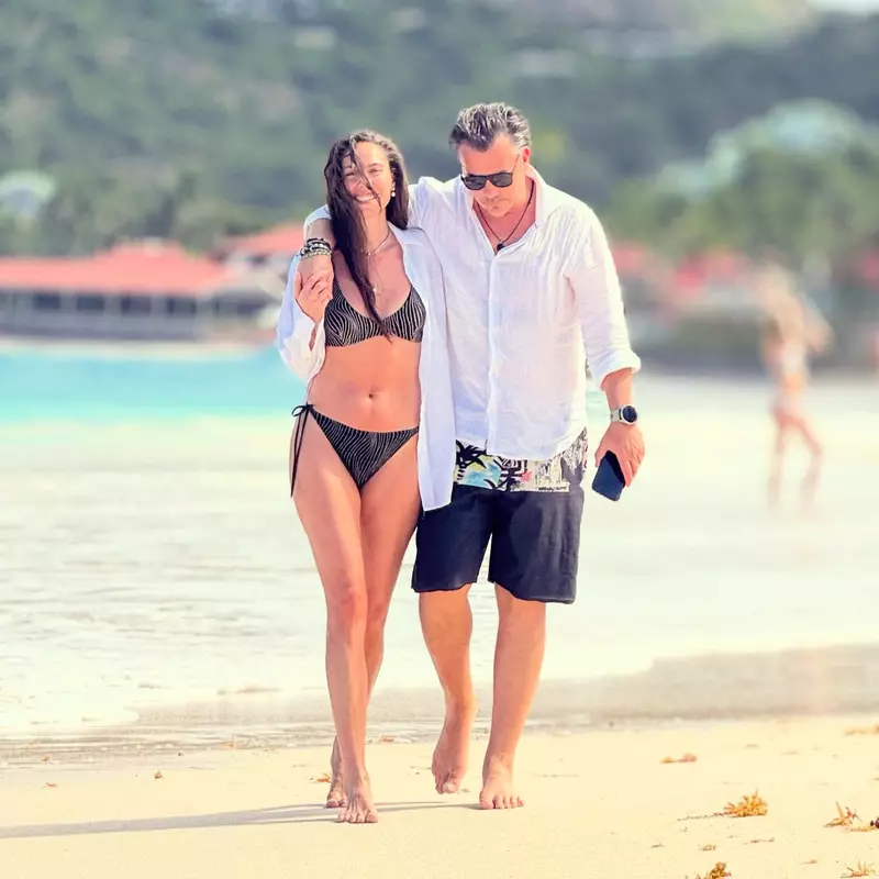 Irina Fodor, superbă în costum de baie  (2)