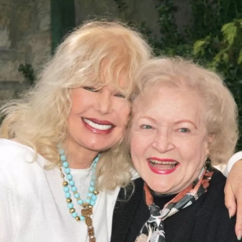 Loretta cu Betty White