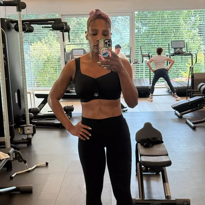 Serena Williams, apariție de senzație în sala de sport  (2)