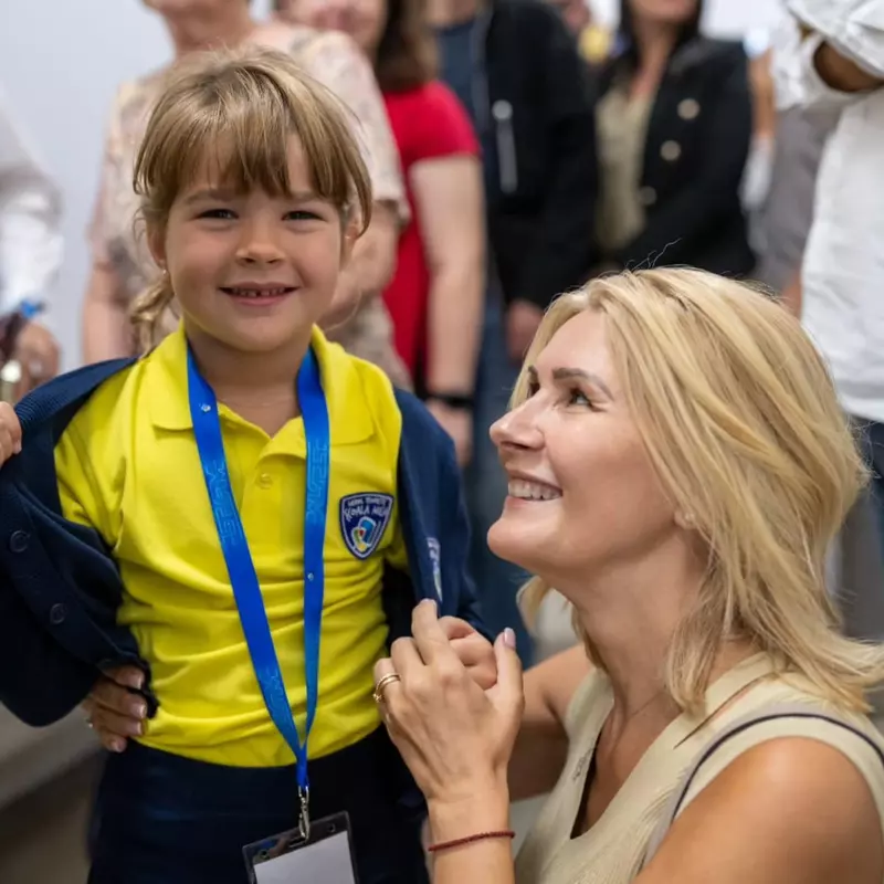 alessandra-stoicescu-prima-zi-de-scoala-sara (1)