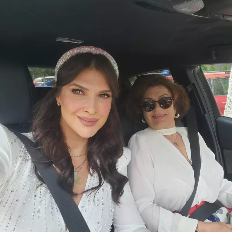 Monica Bîrlădeanu-mama9