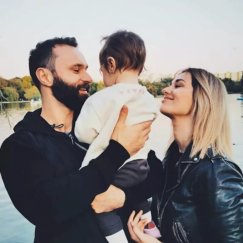 Feli Donose, partenerul ei Cătălin și fiica lor Nora Luna