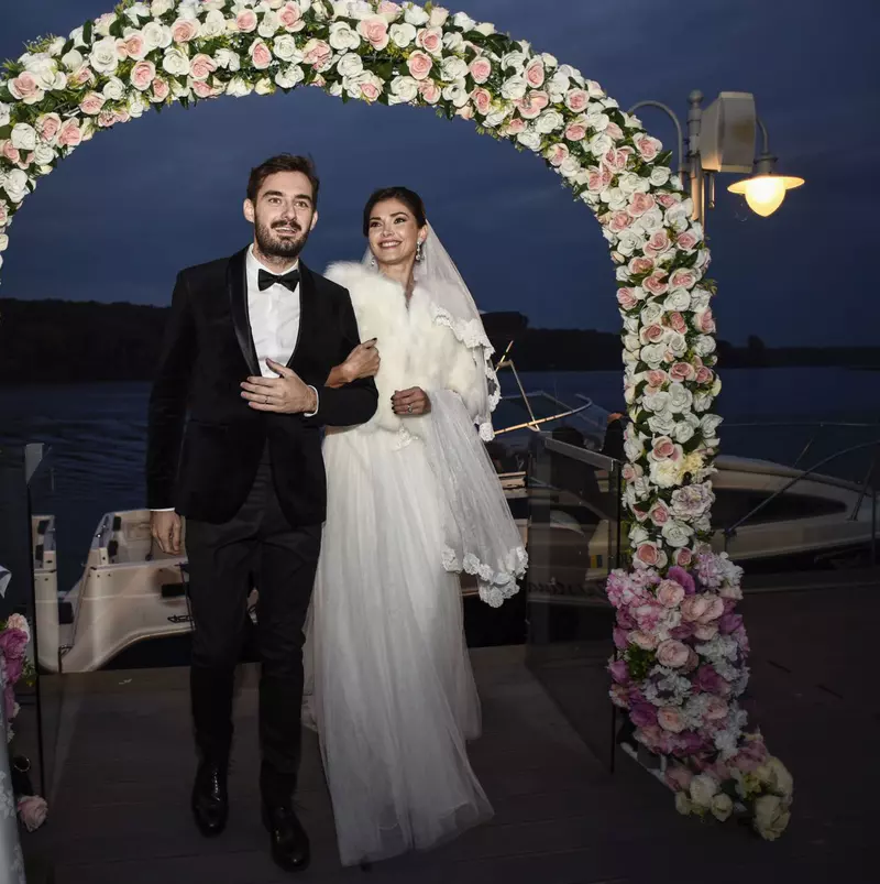 Alina Pușcaș, din nou în rochie de mireasă (1)