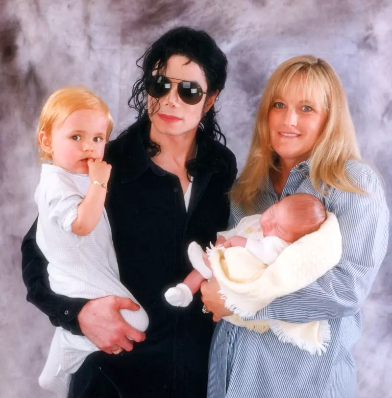 Debbie-Rowe-fosta-soție-a-lui-Michael-Jackson-într-o-apariție-rară