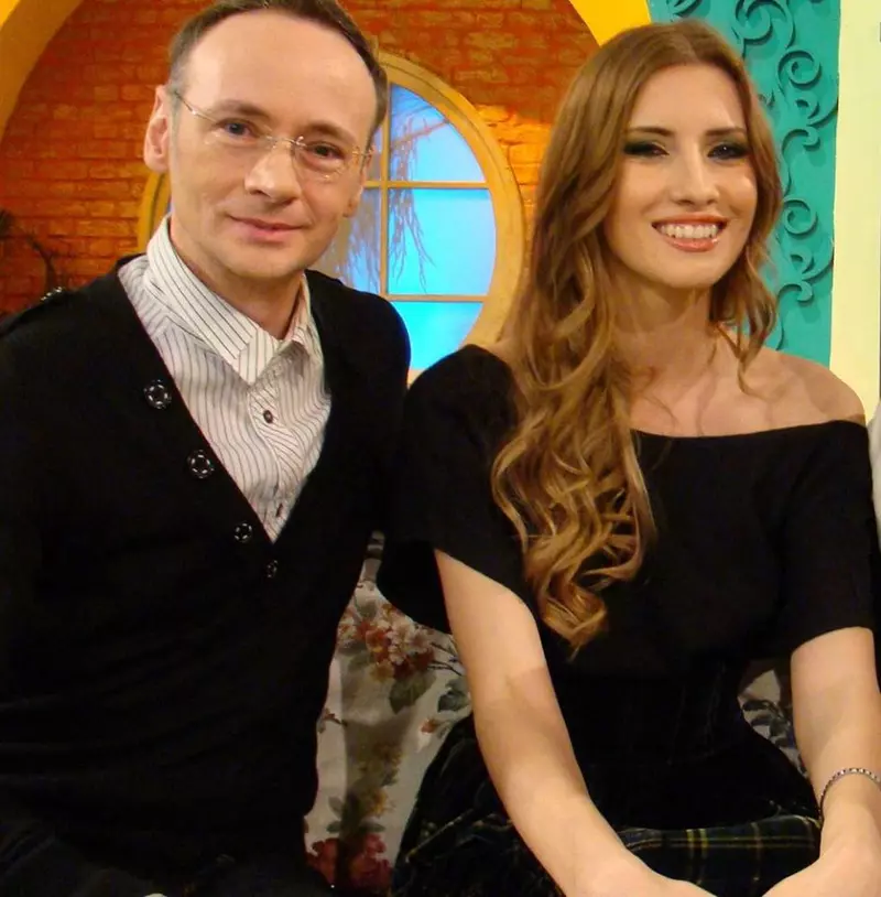 Mihai Albu continuă scandalul cu fosta soție, Iulia Albu. Creatorul de încălțămInte susține în continuare că nu este lăsat să-și viziteze fiica, pe Mikaela.