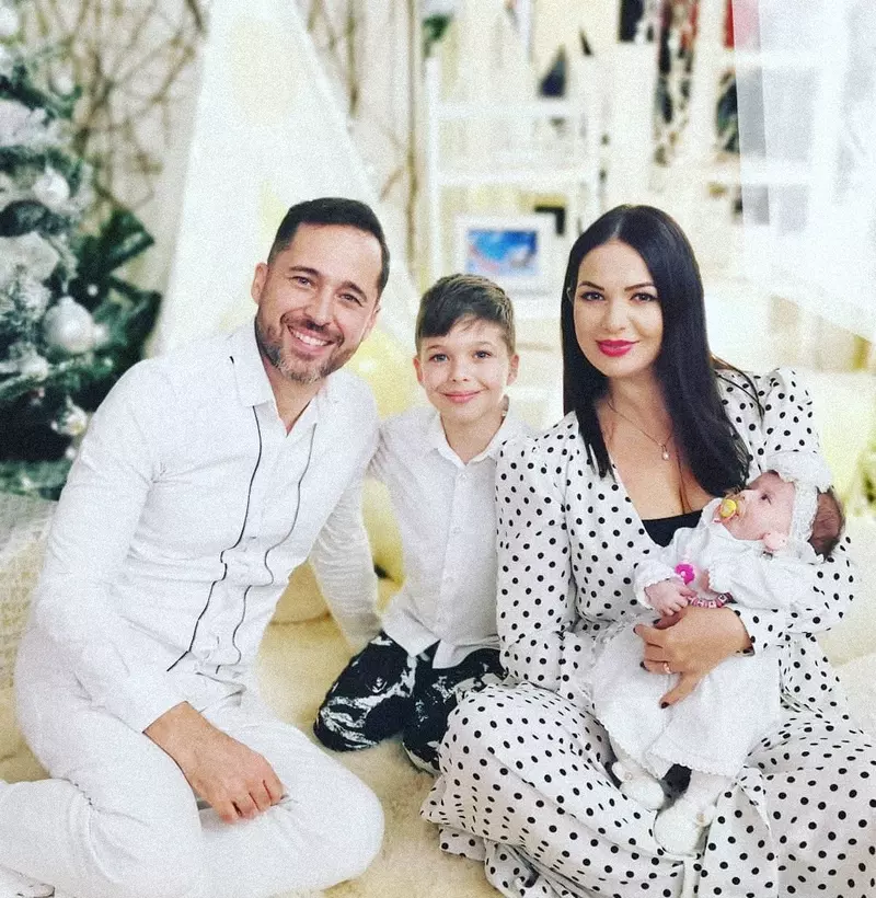 Dinu, Deea, Andreas și Maysa Maxer