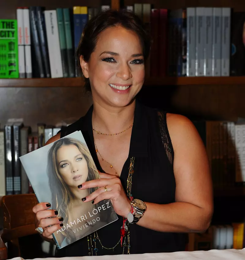 adamari-lopez-2013