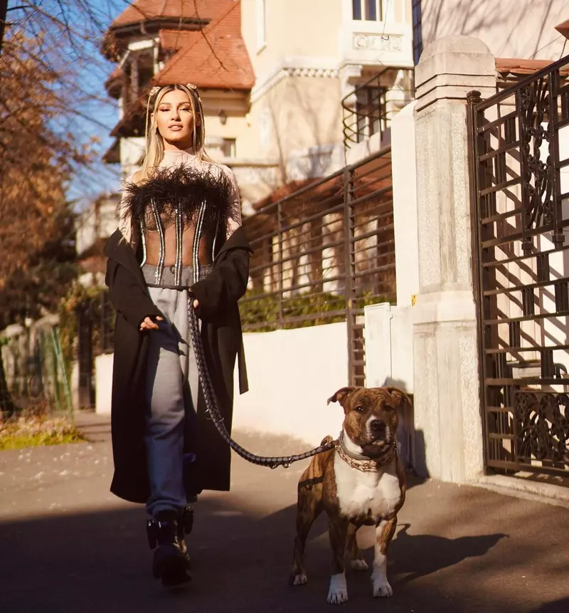 Alina Eremia King Meta Pups Club