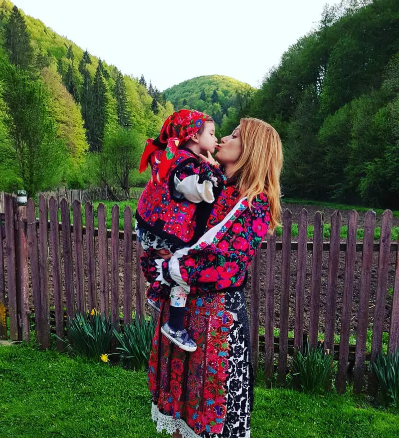 Amalia Enache și fiica ei Alma