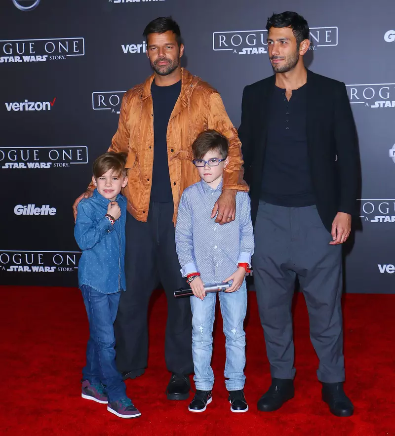 Ricky Martin, Jwan Yosef, Matteo, Valentino Martin at „Rogue One: A Star Wars Story” in LA